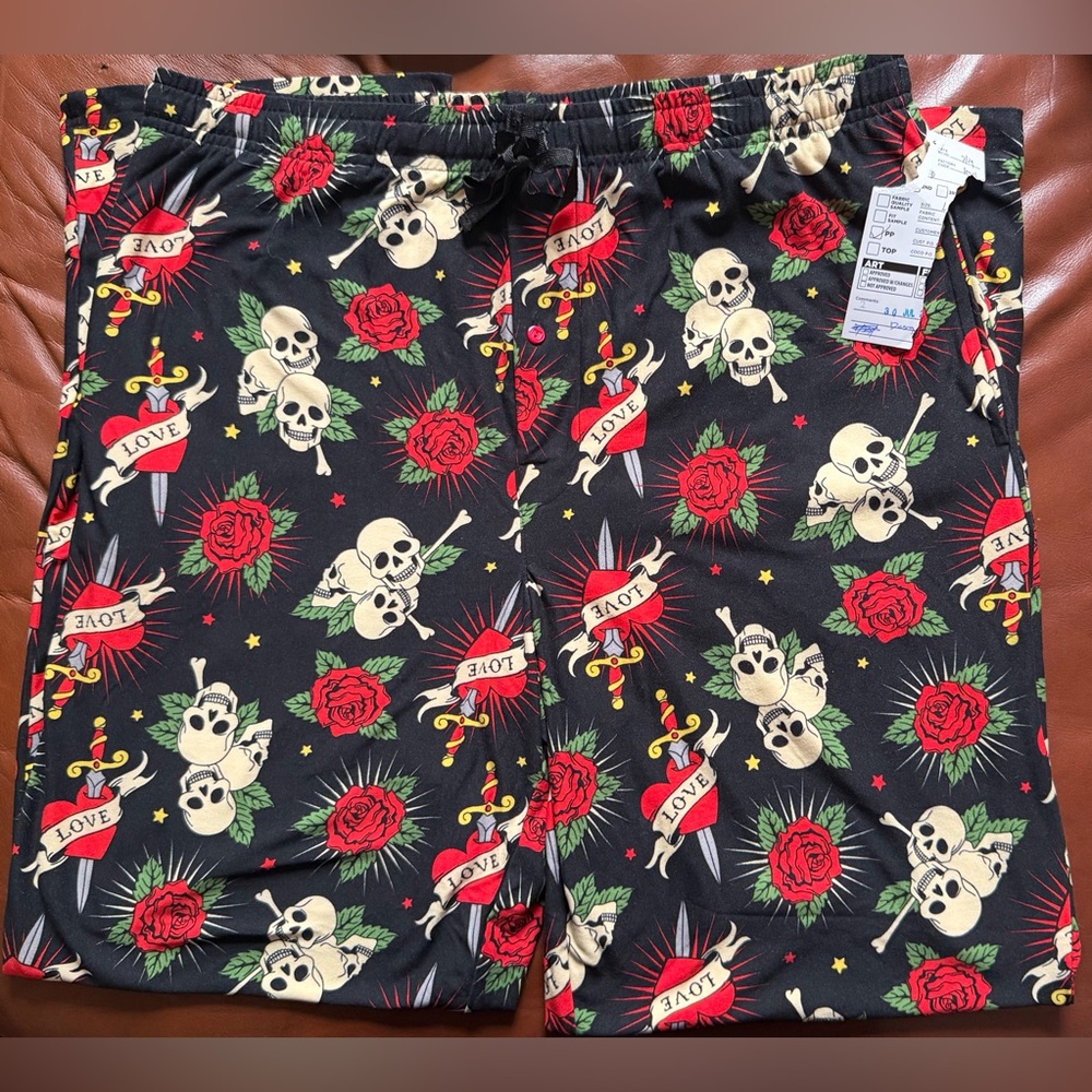 >INDENT. Men’s, True Love 😻❤️🖤🌹✨☠️
Pajama Pants SZ - L, BNWT!